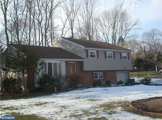 19 Llanfair Ln, Ewing, NJ 08618