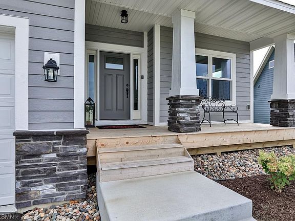 4th image of 2575 Woods Dr