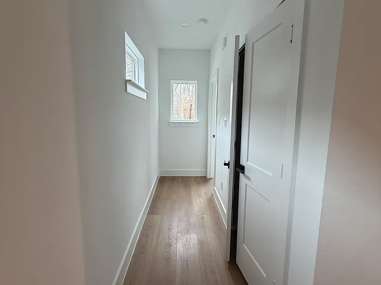 2521 Bethurum Ave — Photo 22