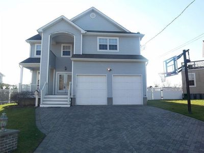 3946 South St, Seaford, NY, 11783