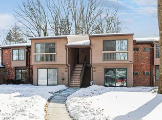 94 Manchester Ct, Red Bank, NJ 07701