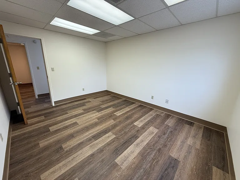 1230 Woodland Dr #117 — Photo 9