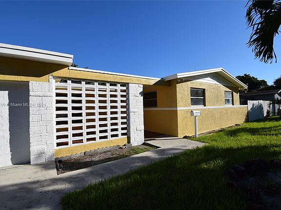 3rd image of 4221 NW 21st St