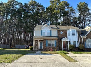 916 S Lake Cir, Chesapeake, VA 23322