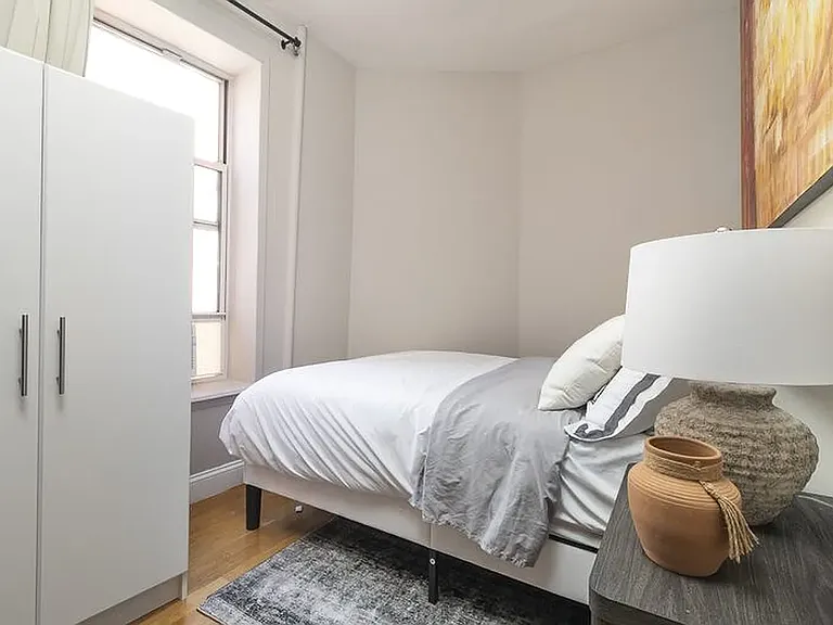 444 E 13th St #10 — Photo 11