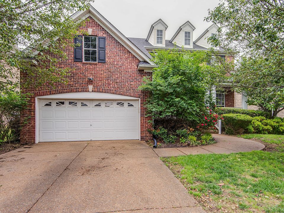 1st image of 204 Wisteria Dr