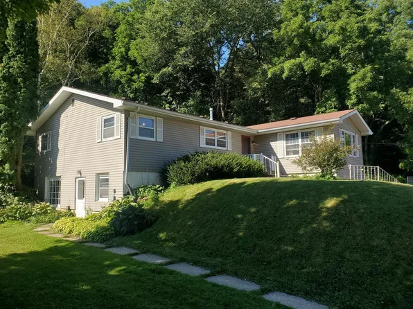 400 Whittier St E, Lanesboro, MN 55949