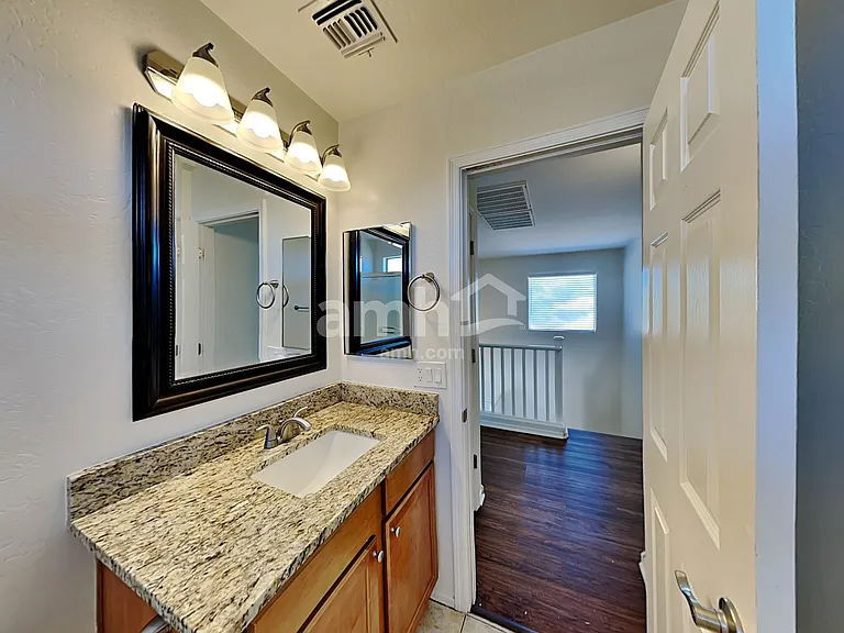 11353 W Buchanan St — Photo 18