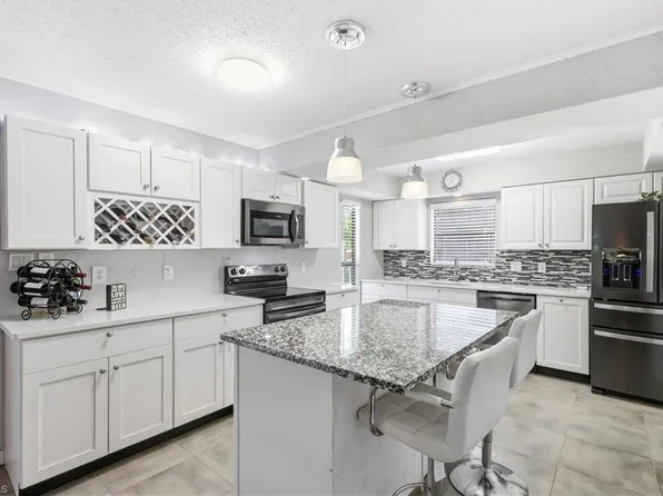 27099 Holly LN, BONITA SPRINGS, FL 34135