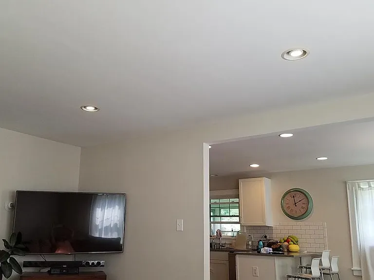 21 Wintergreen Ave — Photo 1