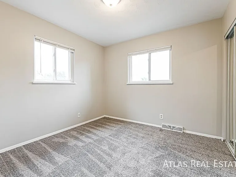 525 Kendall Ct — Photo 7