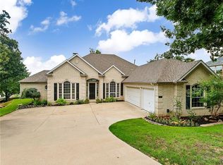 922 Shadow Ridge Dr, Highland Village, TX 75077