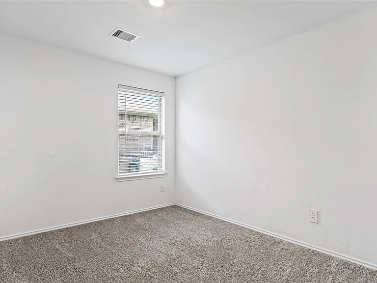2326 Spruce Cliff Ln — Photo 23