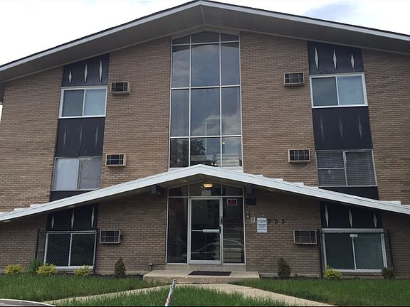 2nd image of 303 Superior Ave APT 25