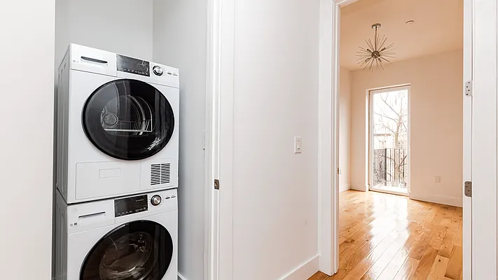 Rented by Nooklyn NYC LLC | media 60