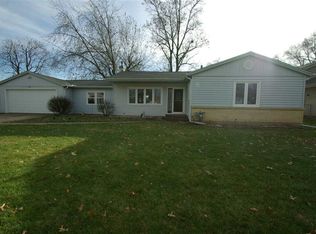 207 Sycamore Ln, Machesney Park, IL