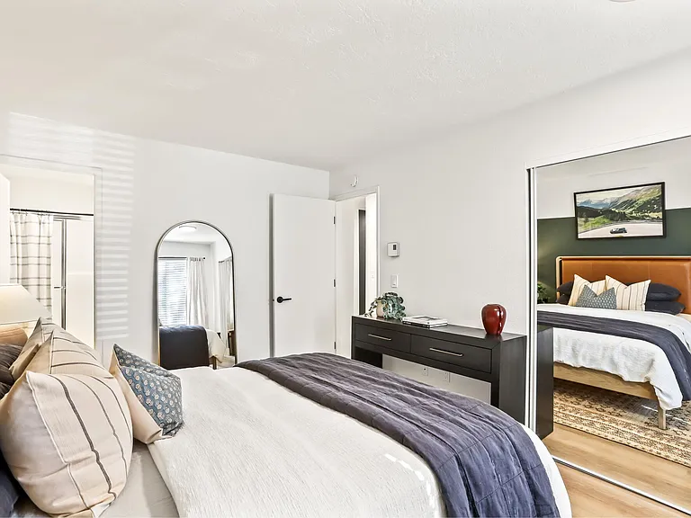 Silver Oak Apartments — Photo 8