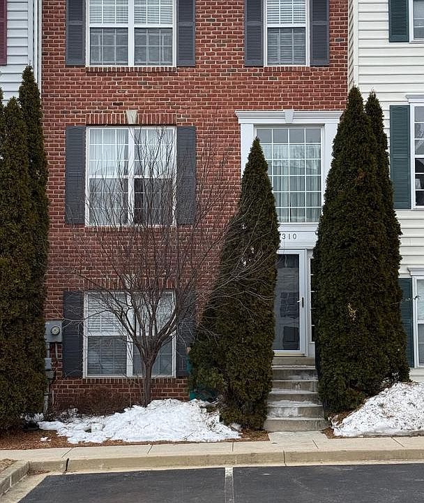1st image of 310 Green Fern Cir