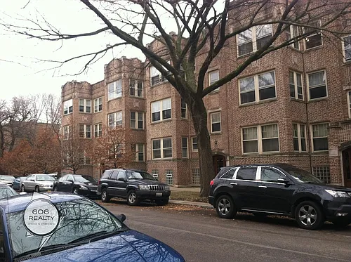 1909 W Argyle St #1 Photo 1