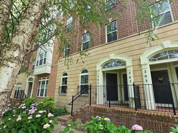 207 Community Center Ave #207, Gaithersburg, MD 20878