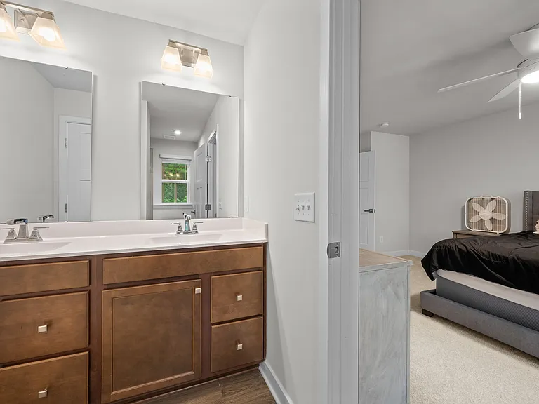 1051 Crescent Cove Ln — Photo 9