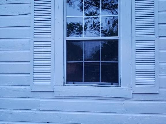3rd image of 2404 Katherine St