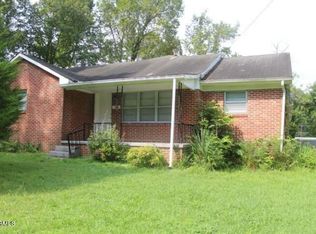 738 Jackson St, Athens, TN 37303