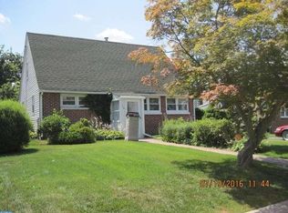 714 Hickory Rd, Secane, PA 19018