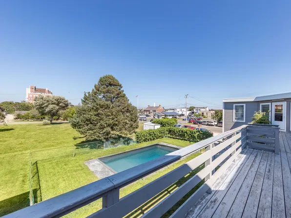 21 S Euclid Ave, Montauk, NY 11954