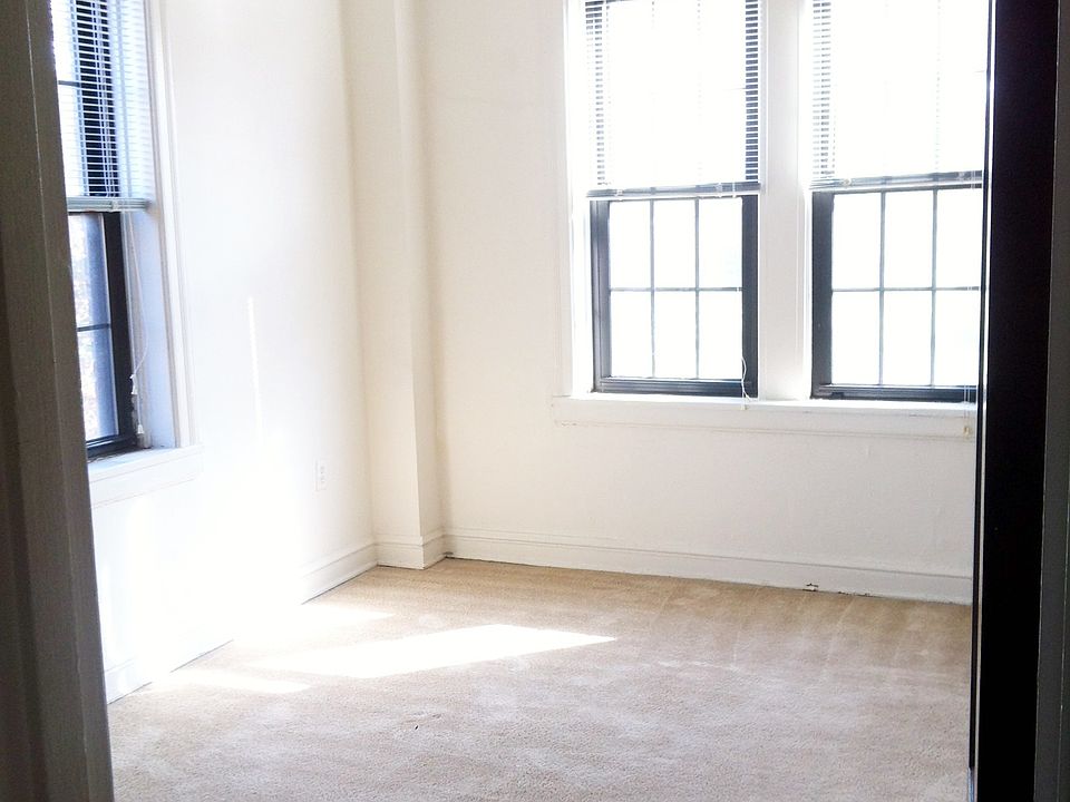 1st image of 1919 S Grand Blvd APT 302