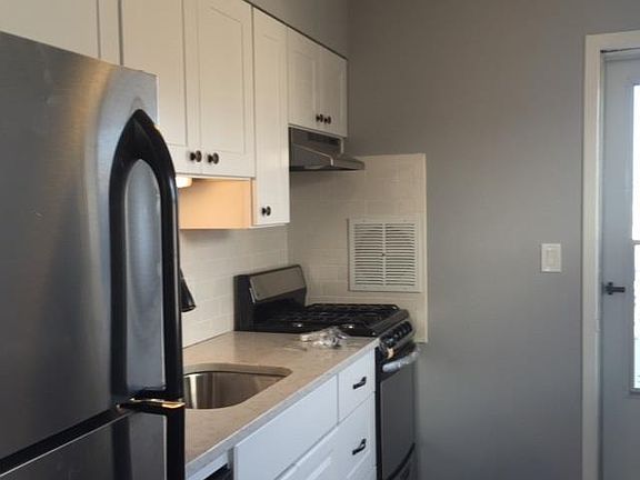 2nd image of 3560 Simpson Ave #94