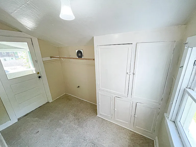 314 Farm Street — Photo 16