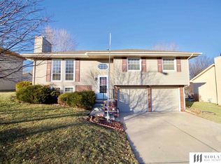 908 W Avery Rd, Bellevue, NE 68123