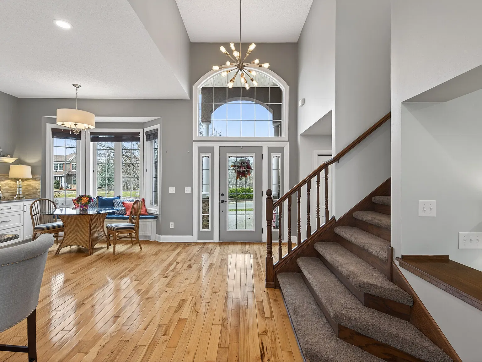6 bed, 4293 sqft, $4,000 — Photo 3