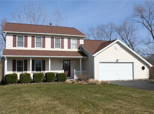 56 Delaney Dr, West Henrietta, NY 14586