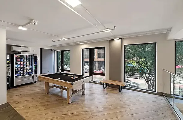 Rented by REAL New York | media 21