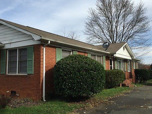 1st image of 6911 Woodstream Dr