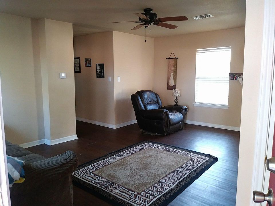 1st image of 605 1st St