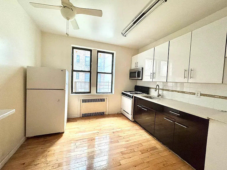 20 Crooke Ave #2F — Photo 4