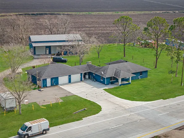 28539 Highway 36, Damon, TX 77430