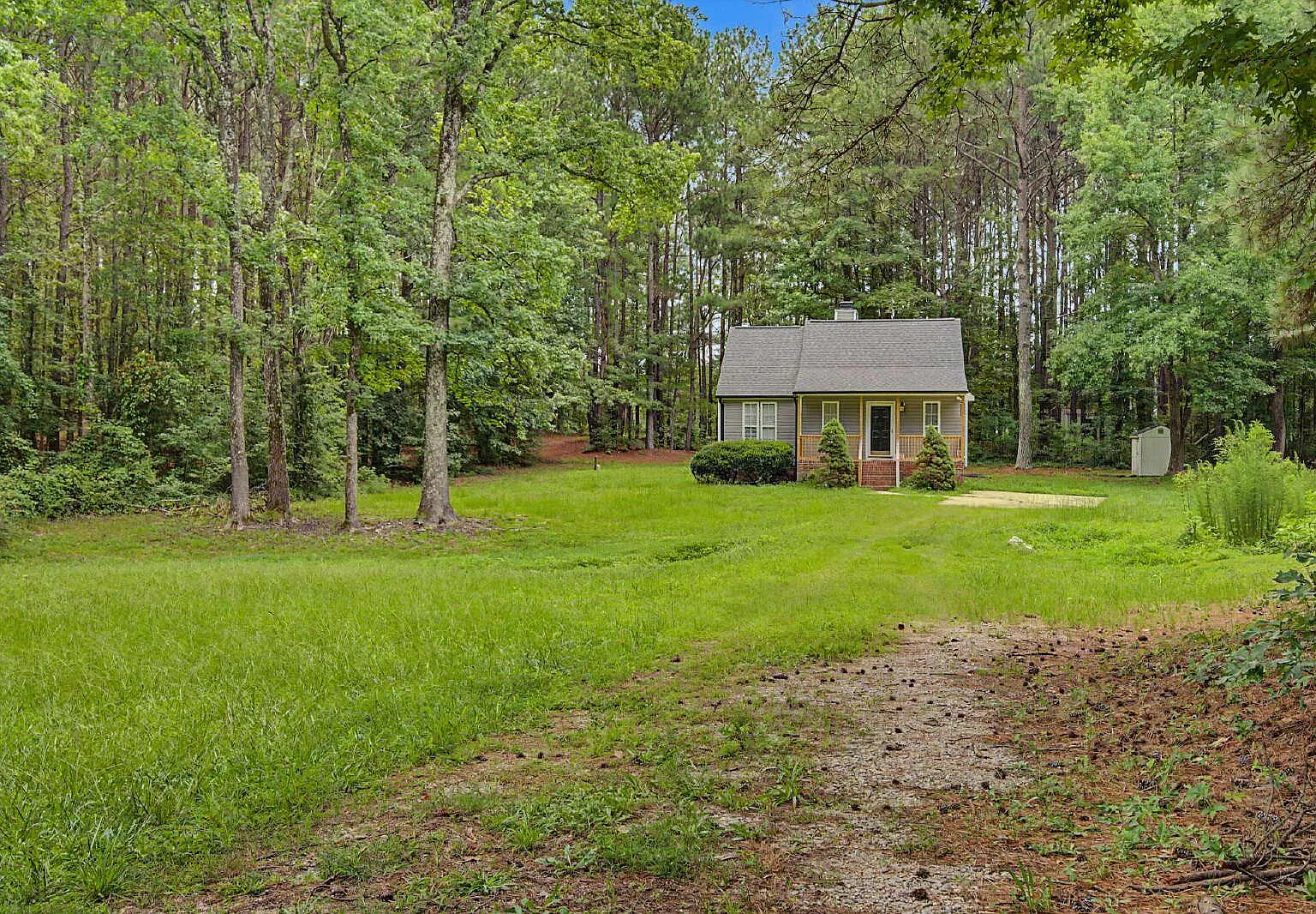 3 bed, 2.0 bath, 1084 sqft, $1,825 — Photo 4