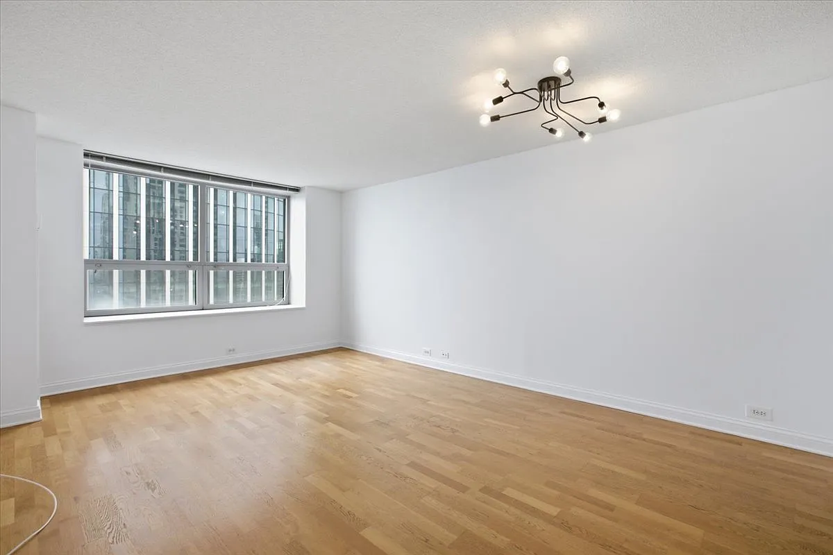 1 bed, 1.0 bath, 700 sqft, $2,350 — Photo 4