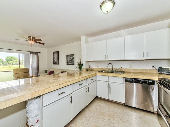 3rd image of 207 Freedom Ct