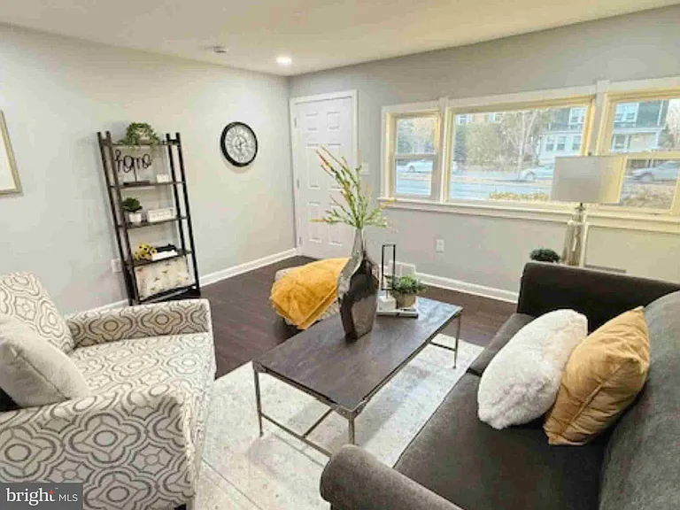 2220 Brunswick Ave — Photo 5