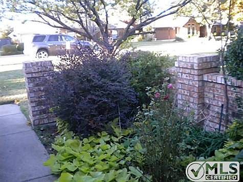 4th image of 10173 Stoneleigh Dr