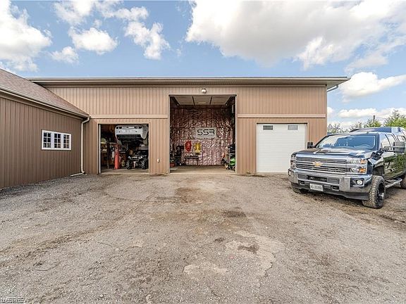 3rd image of 591 Governors Rd E