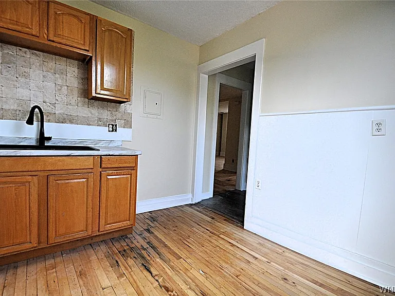 8525 Main St — Photo 5