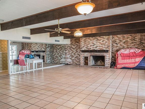 3rd image of 284 Wildwood Dr
