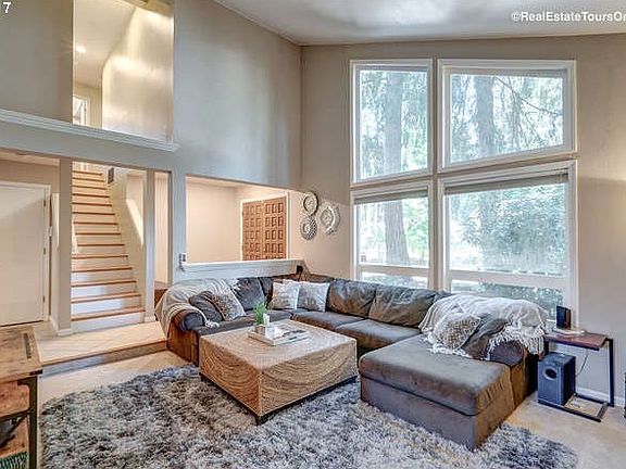 4th image of 3825 SE Madsen Ct