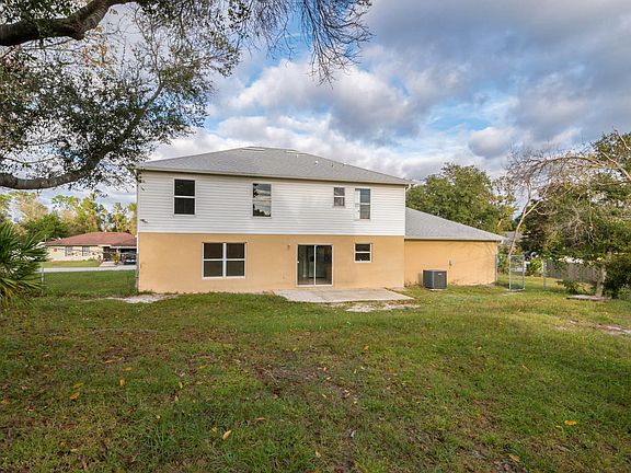 5th image of 2099 N Hyde Dr